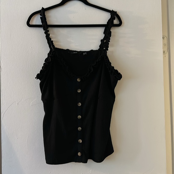 Ribbed & ruffle button tank - Picture 2 of 2